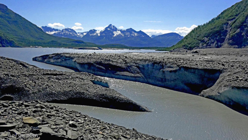Valdez Glacier Lake and Valdez Glacier, Valdez, Alaska, USA