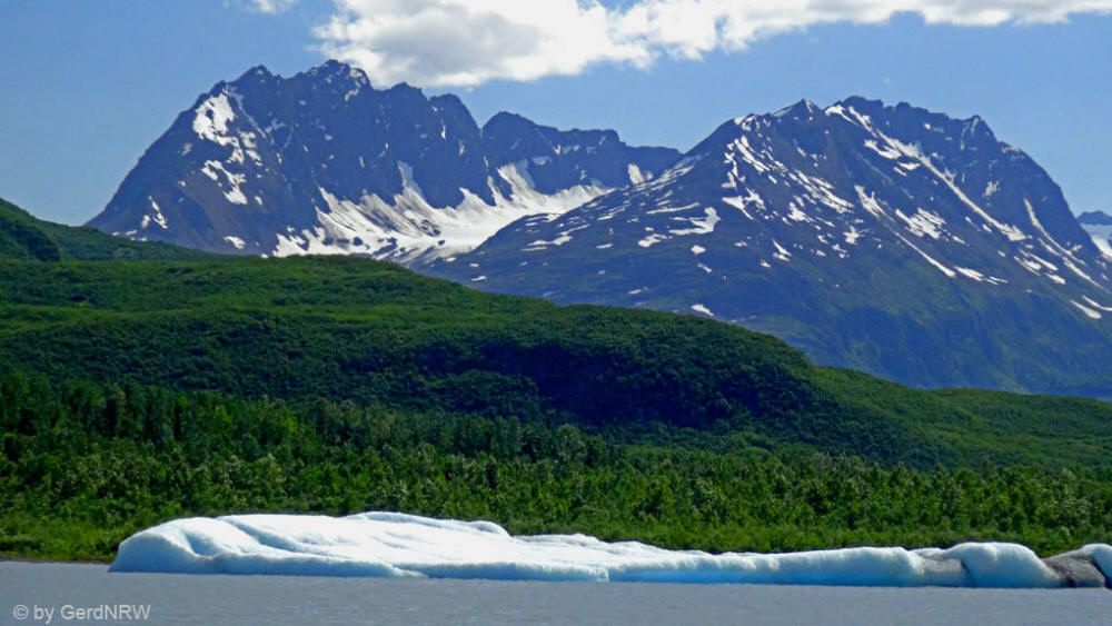 Valdez Glacier Lake, Valdez, Alaska, USA