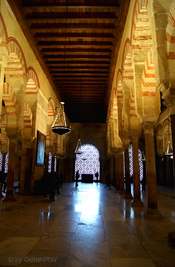Inside Mezquita-Catedral, Garden, Cordoba, Spain - Im Innern der Mezquita-Catedral, Cordoba, Spanien