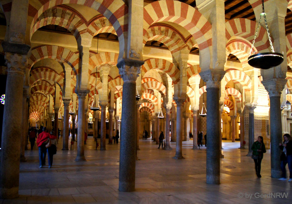 Inside Mezquita-Catedral, Garden, Cordoba, Spain - Im Innern der Mezquita-Catedral, Cordoba, Spanien