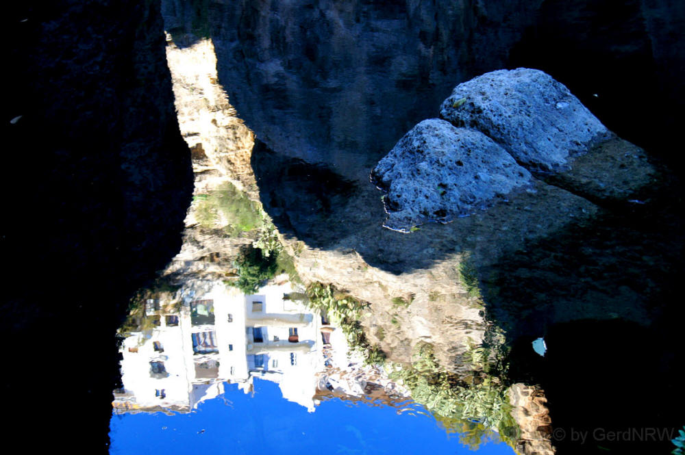 View from the ground of El Tajo Gorge, Casa del Rey Moro, Ronda, Spain - Blick vom Grund der El Tajo Schlucht, Casa del Rey Moro, Ronda, Spanien