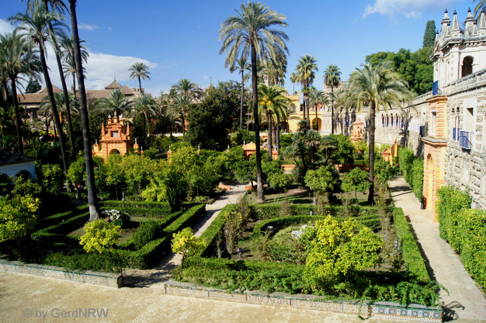 Garden at Reales Alcázares, Sevilla, Spain - Garten des Reales Alcázares, Sevilla, Spanien