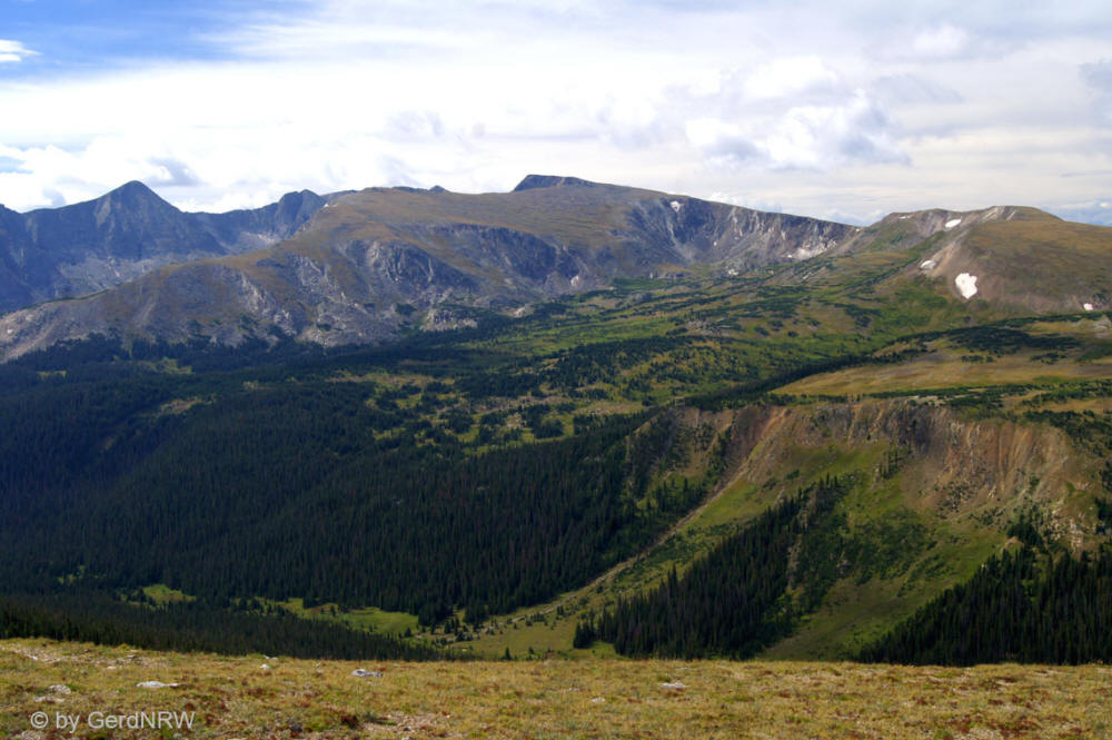 Mount Julian (12928 ft / 2940 m) and Mount Ida (12880 ft / 3926 m), Rocky Mountains National Park, Colorado, USA