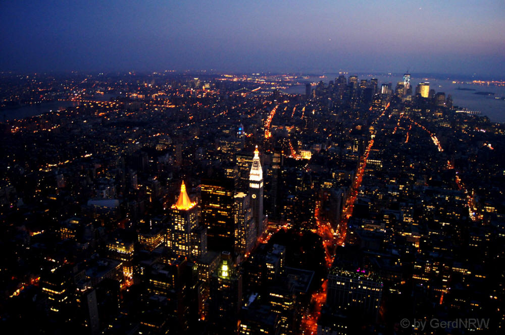 View from (Blick vom) Empire State Building towards Downtown Manhattan, Manhattan, New York, USA