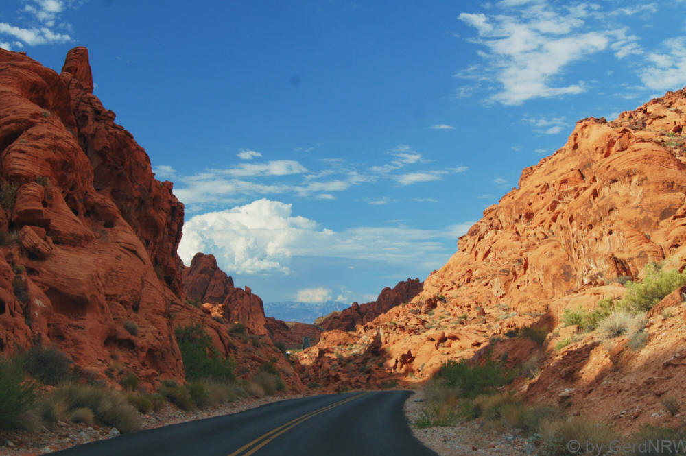 Entrance road to Rainbow Vista, Valley of Fire, Nevada - USA