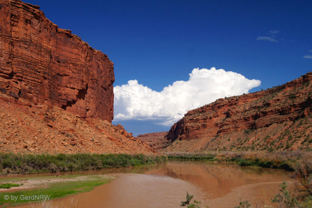 Upper Colorado River from UT-128, Near Moab, Utah, USA