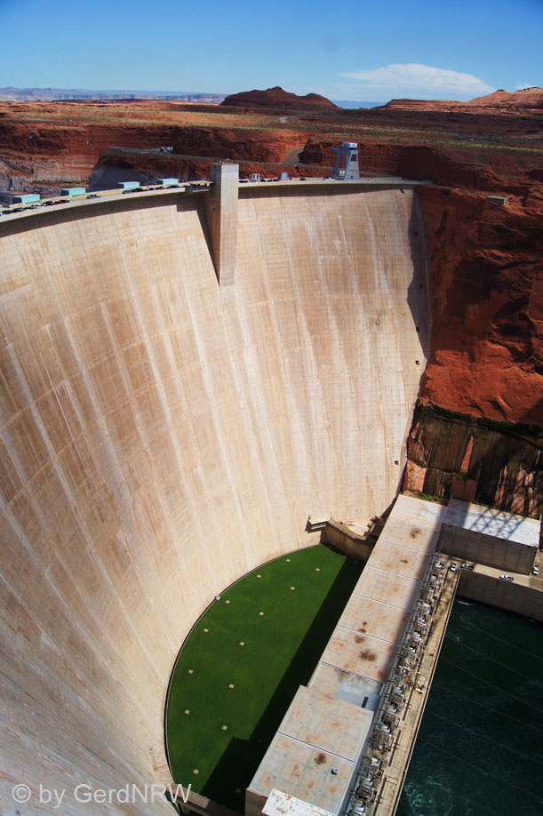 Glen Canyon Dam, near Page, Arizona - USA